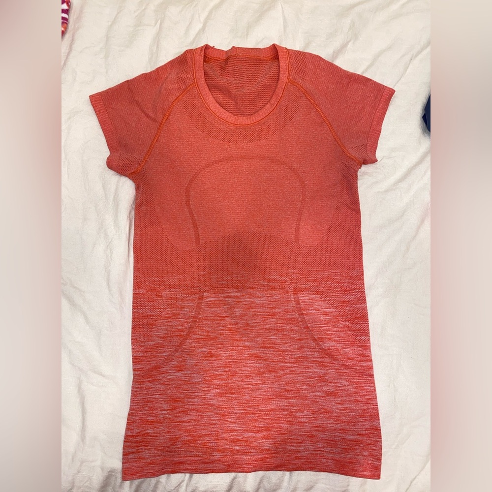 Lululemon Swiftly Tech Tee size 6
